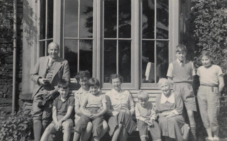Mary Pollard, with Beck and Richardson familes at Heugh Folds